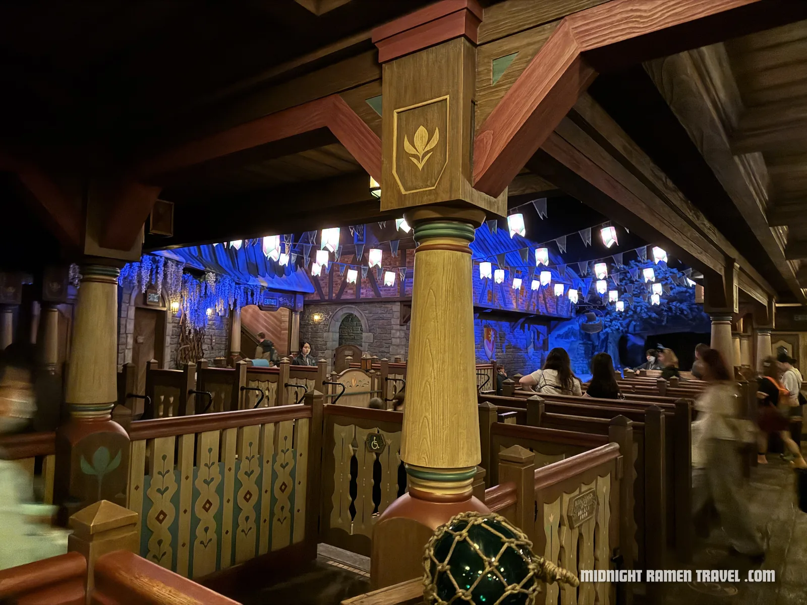 hong kong disneyland ride