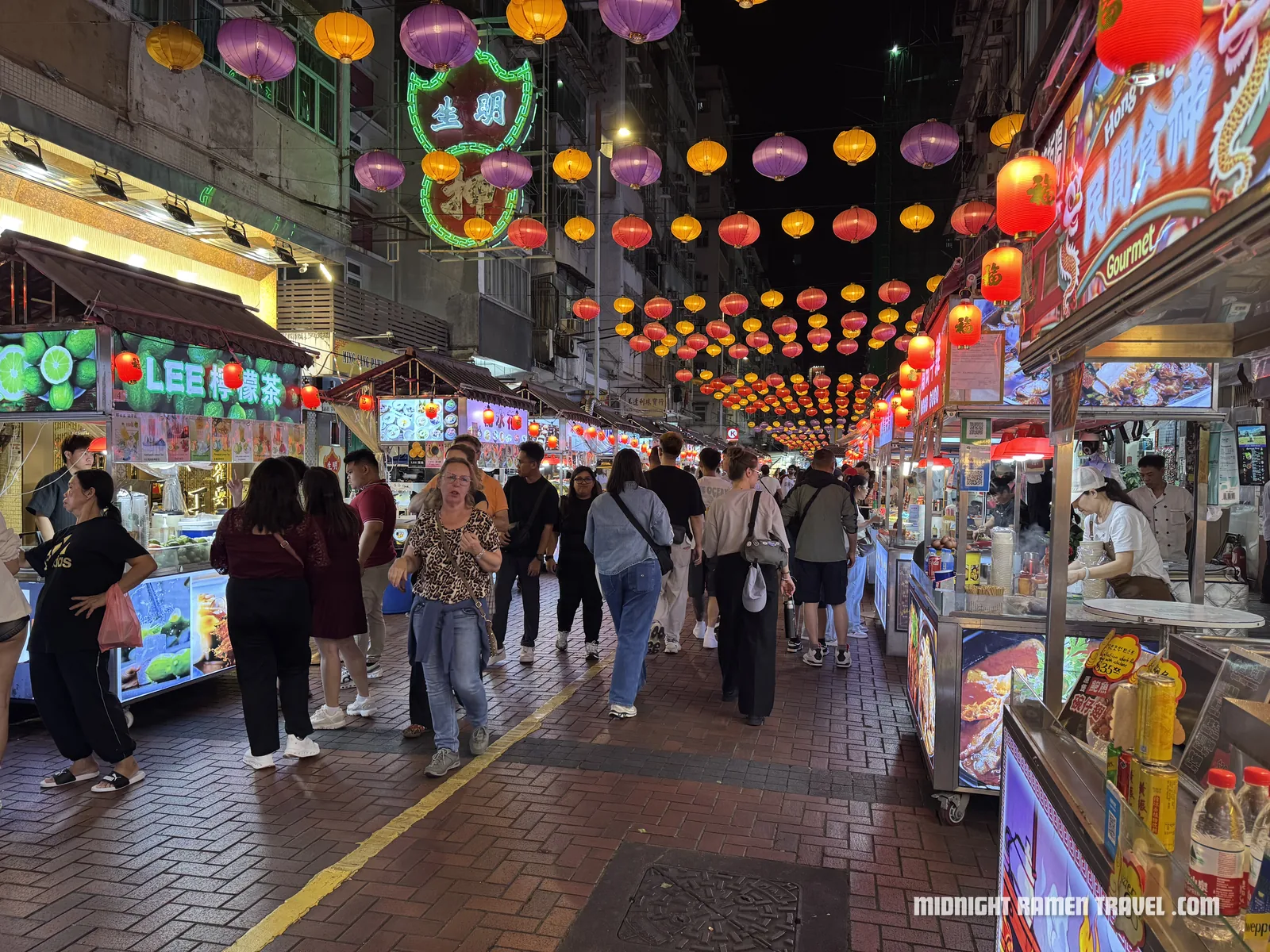hong kong temple street night market