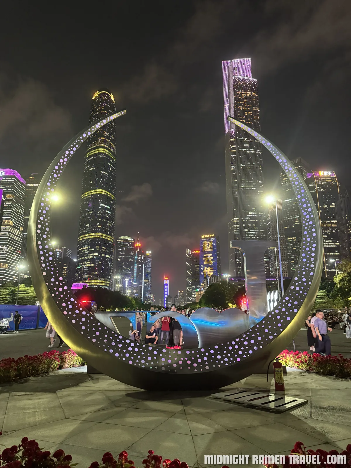 guangzhou crescent moon sculpture huacheng square