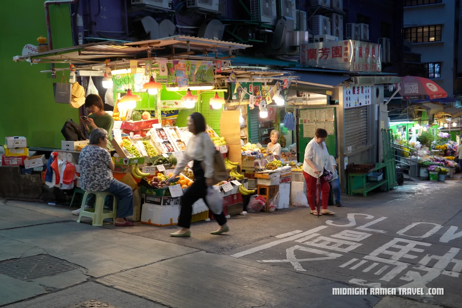 hong kong central streets market stall