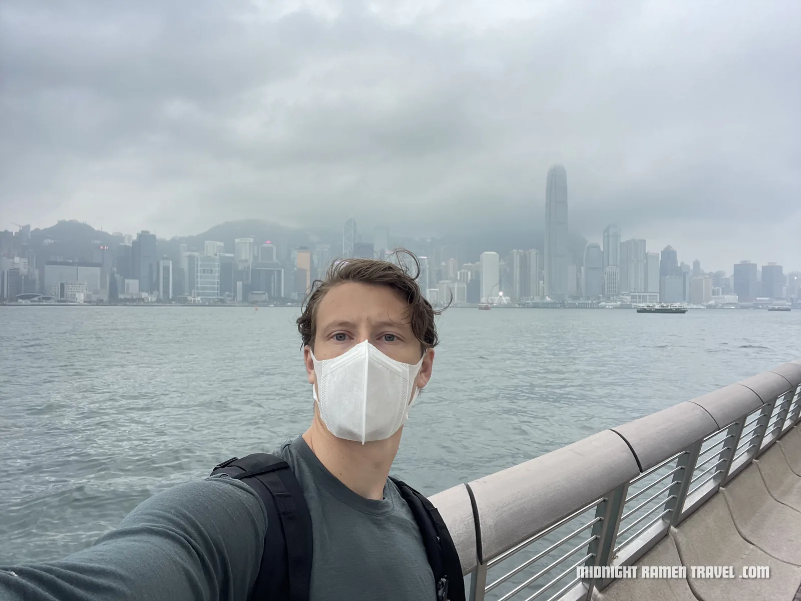 hong kong tsim sha tsui promenade skyline selfie