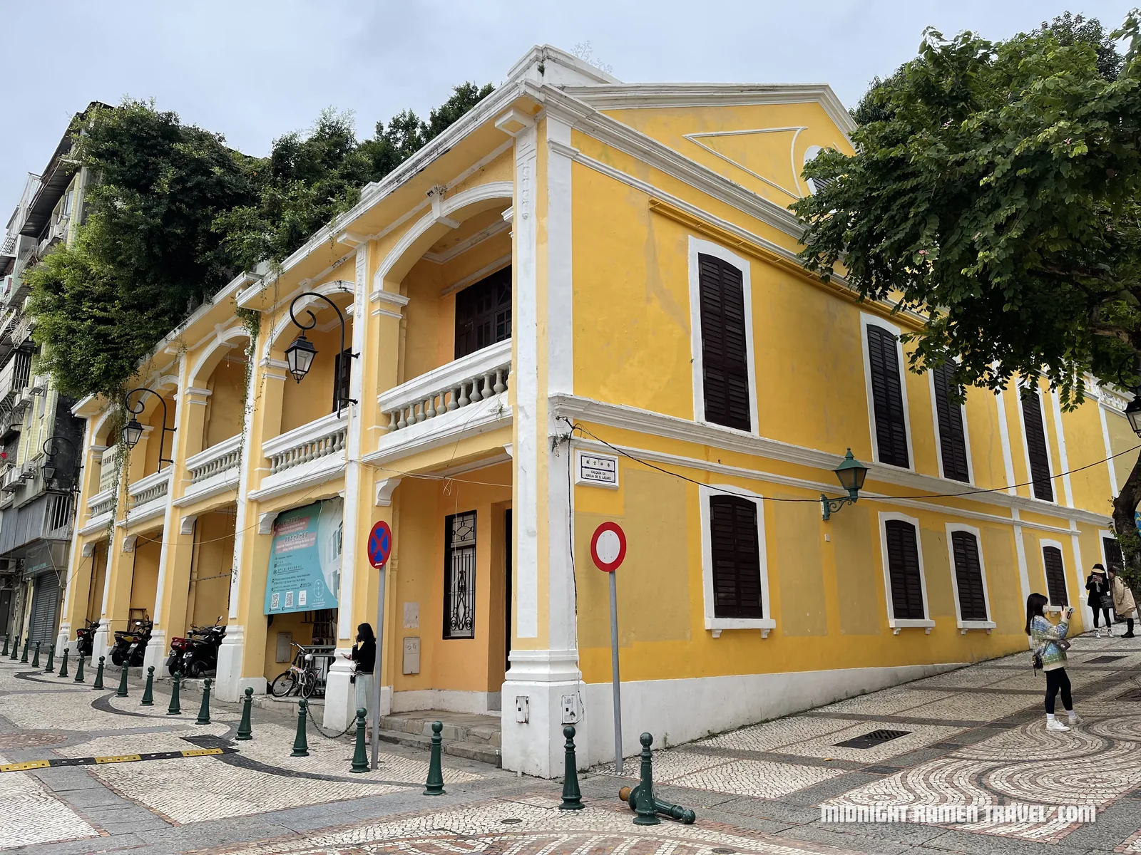 macau yellow building
